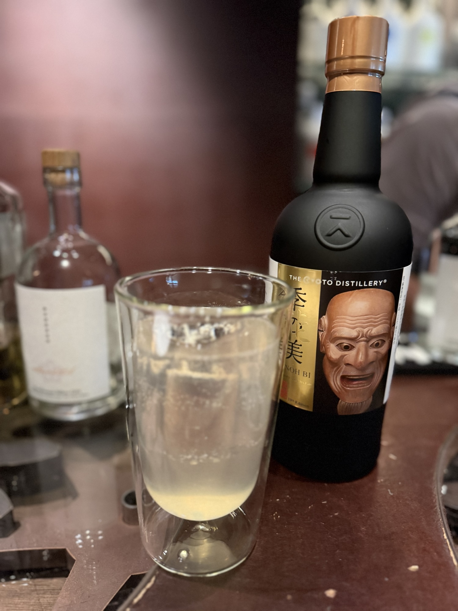 Bar Juniperの樽熟成ジンを使ったロックスタイルのギムレット