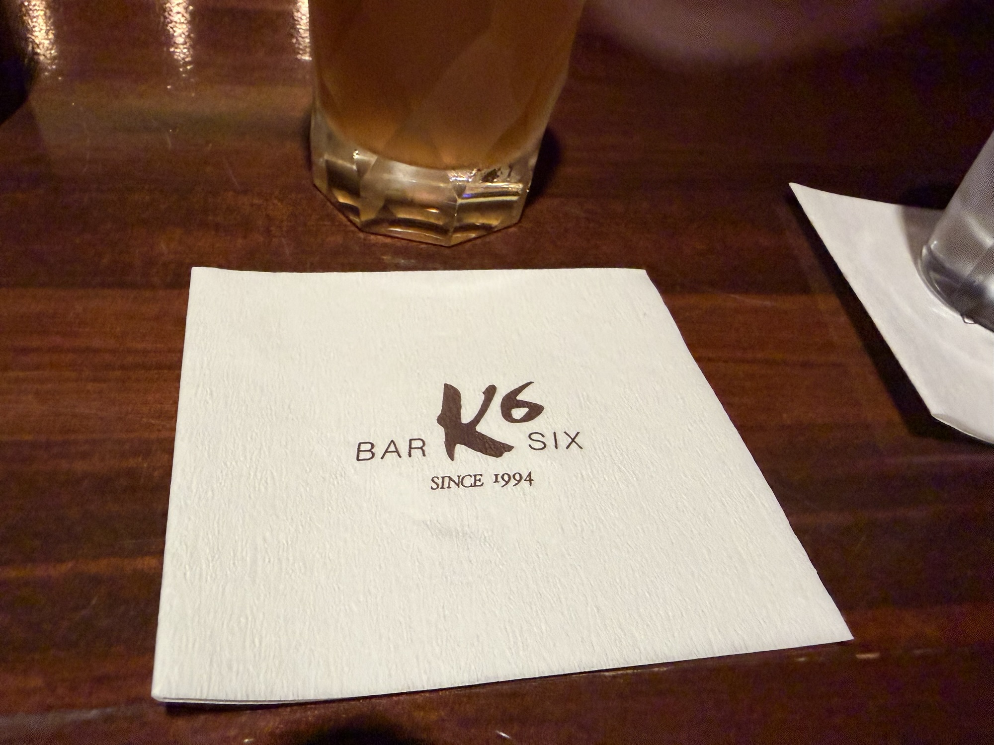 Bar K6のロゴ入りナプキン