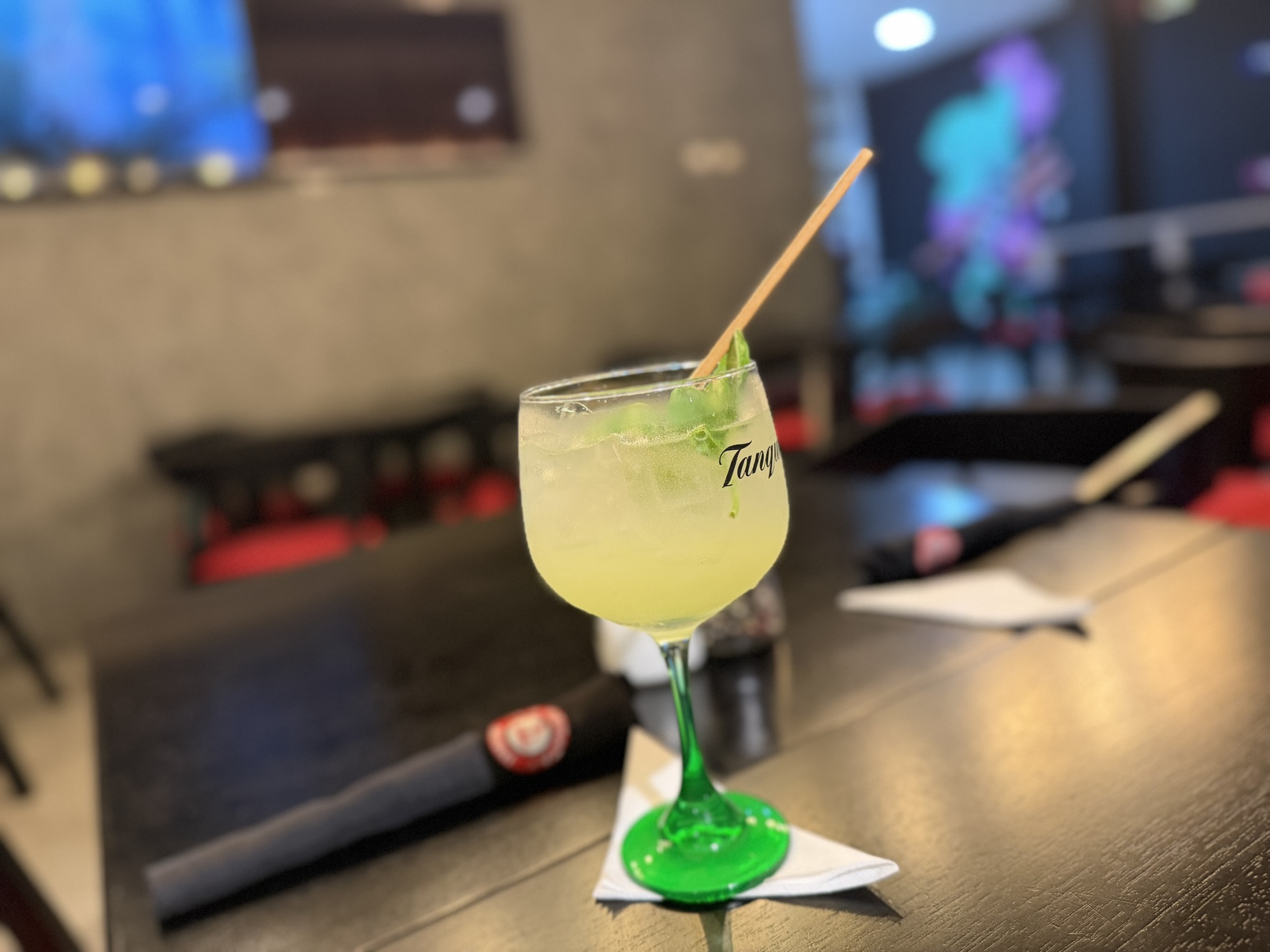 ガラパゴス諸島のレストランLa Regataで飲んだジンカクテル Gin Sparow